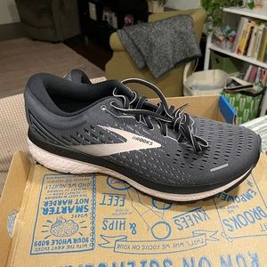 NEW Women's Brooks Ghost 13 Running Shoes, Size 10